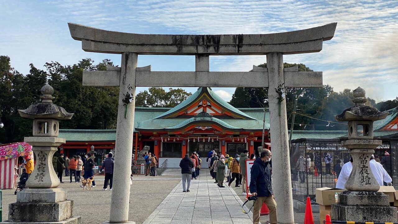 多治速比売神社の境内